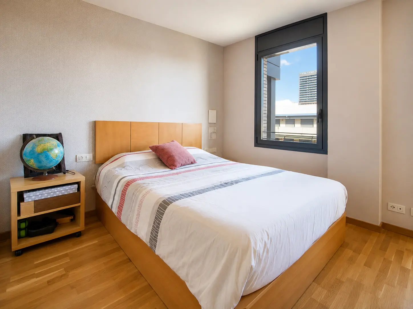 Main bedroom with city view